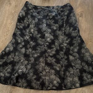Jones New York Black and Gray Floral A-Line Skirt